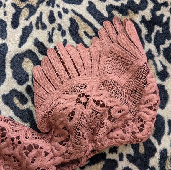 Lovers and Friends Lace Cropped top NWT Size S - Picture 6 of 6